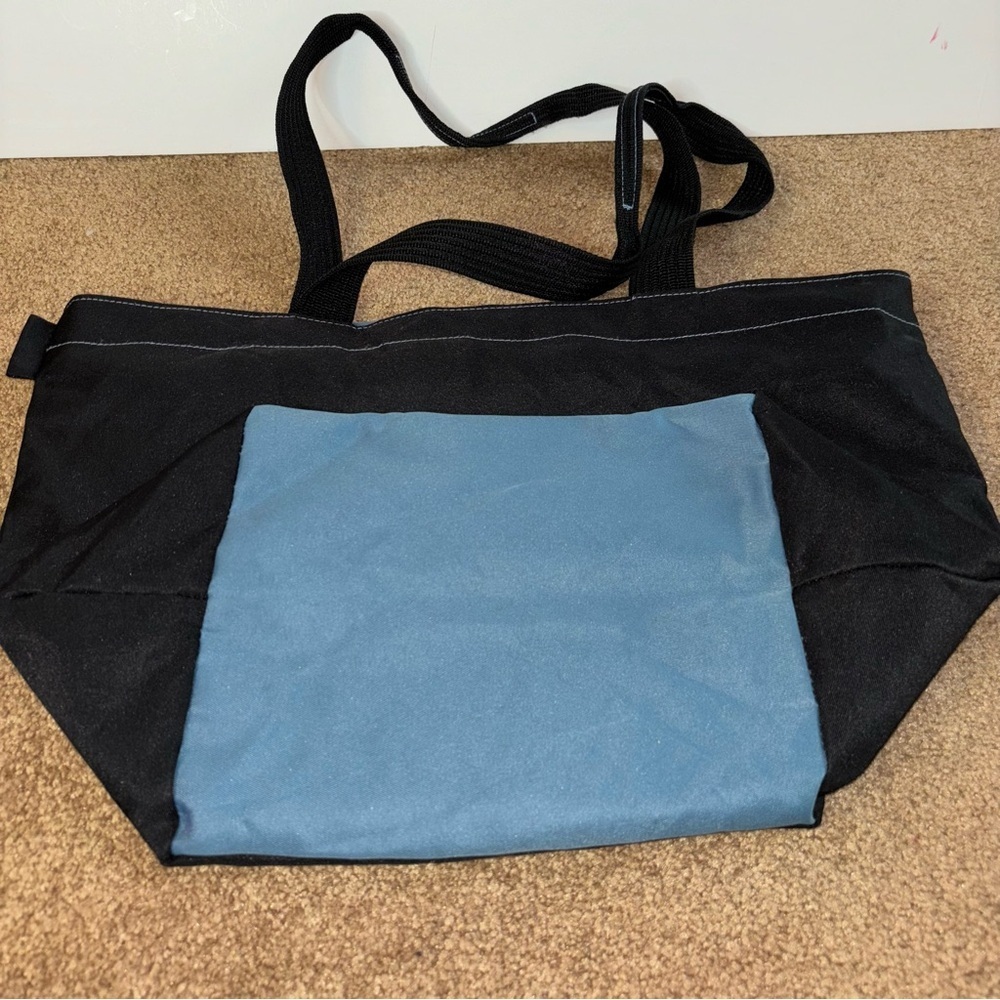 BCBGirls MAX AZRIA Black with Blue Contrast Zip Top Canvas Tote